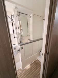 bath, Leopard 45, catamaran for sale