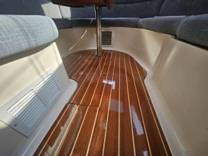 cockpit, Hunter, sailboat for sale