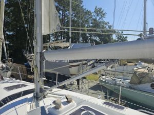 deck, Hunter, sailboat for sale