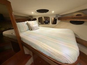 bed, Cruisers, trawler for sale