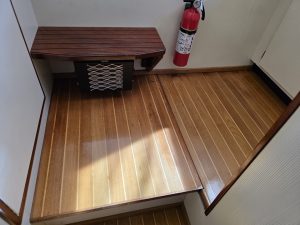 salon, Camano 31 Troll, trawler for sale