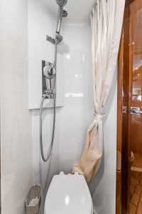 bath, Custom, trawler for sale