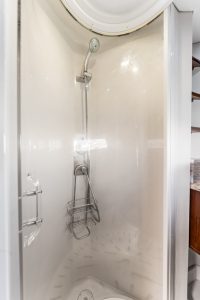 bath, Custom, trawler for sale