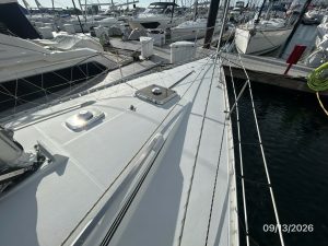 deck, Beneteau, sailboat for sale
