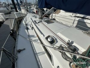 deck, Beneteau, sailboat for sale