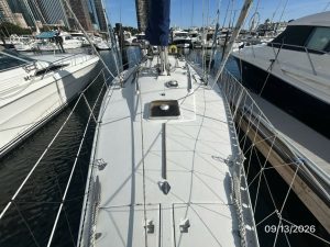 deck, Beneteau, sailboat for sale