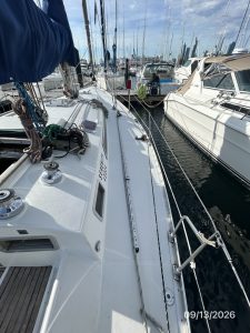 deck, Beneteau, sailboat for sale