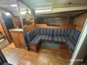 salon, Beneteau, sailboat for sale