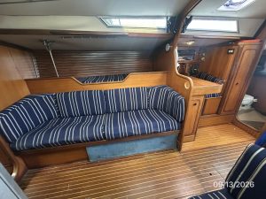 salon, Beneteau, sailboat for sale