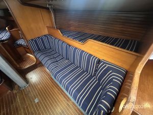 salon, Beneteau, sailboat for sale