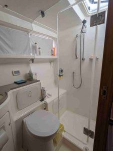 bath, Maverick 420, catamaran for sale