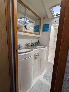 bath, Maverick 420, catamaran for sale