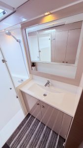 bath, FP 40 Isla, catamaran for sale