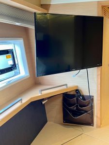 salon, Lagoon 620, catamaran for sale