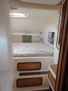 bed, African Cats 420 Powercat, power catamaran for sale