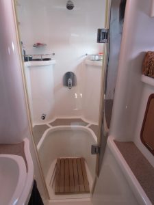 bath, African Cats 420 Powercat, power catamaran for sale