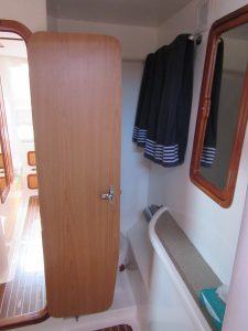 bath, African Cats 420 Powercat, power catamaran for sale
