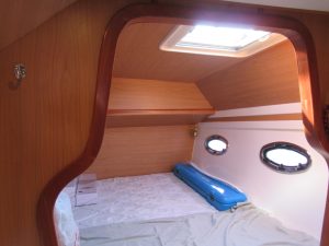 bed, African Cats 420 Powercat, power catamaran for sale