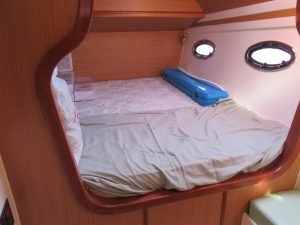 bed, African Cats 420 Powercat, power catamaran for sale