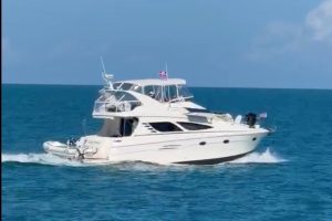 underway, Silverton 43, trawler for sale