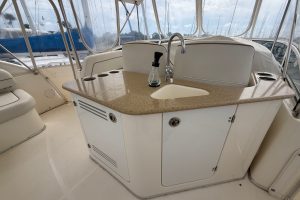 cockpit, Silverton 43, trawler for sale
