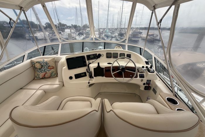 helm, Silverton 43, trawler for sale