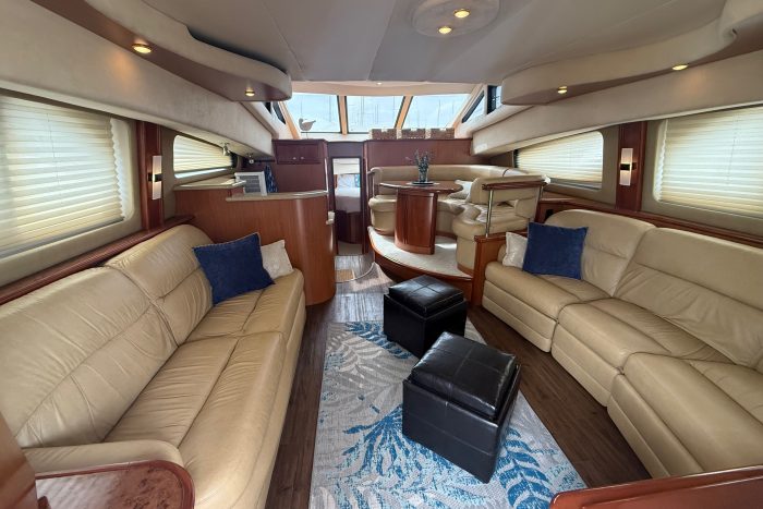 salon, Silverton 43, trawler for sale