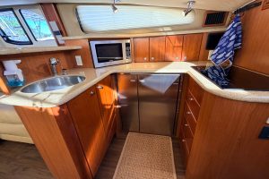 interior, Silverton 43, trawler for sale