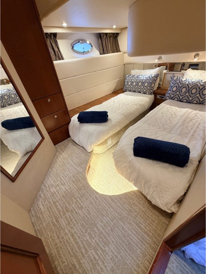 bed, Silverton 43, trawler for sale