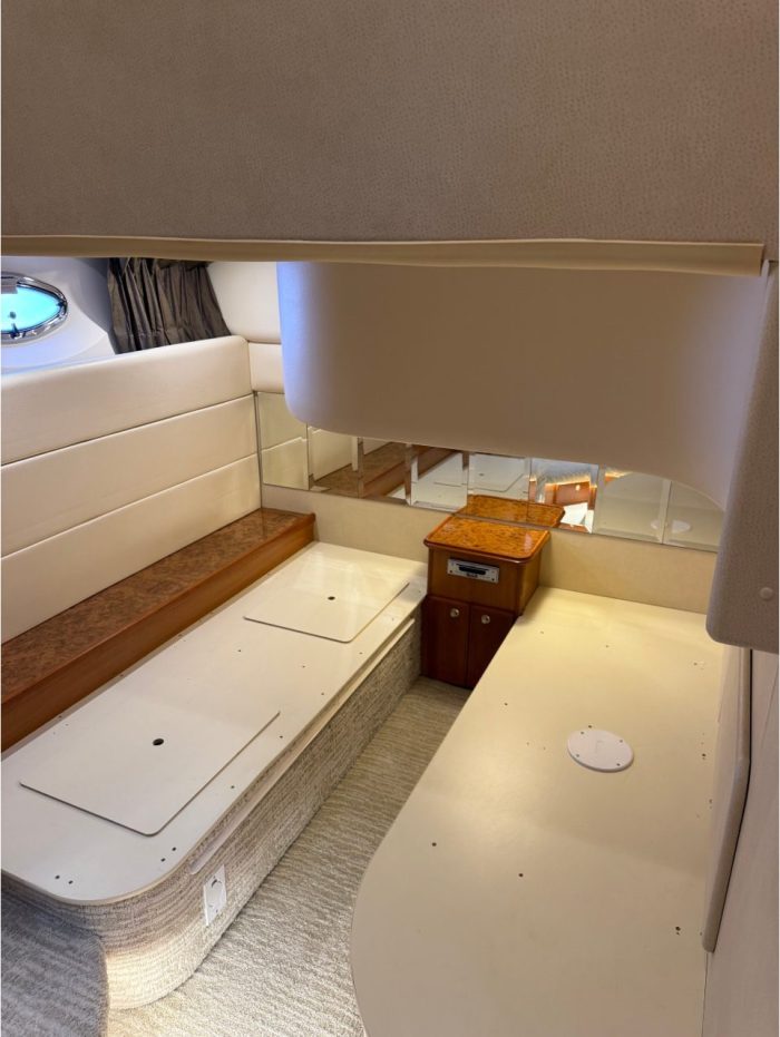 interior, Silverton 43, trawler for sale