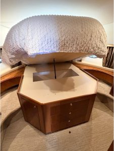 interior, Silverton 43, trawler for sale
