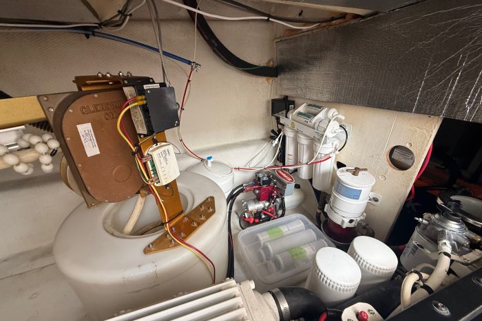 electrical, Silverton 43, trawler for sale
