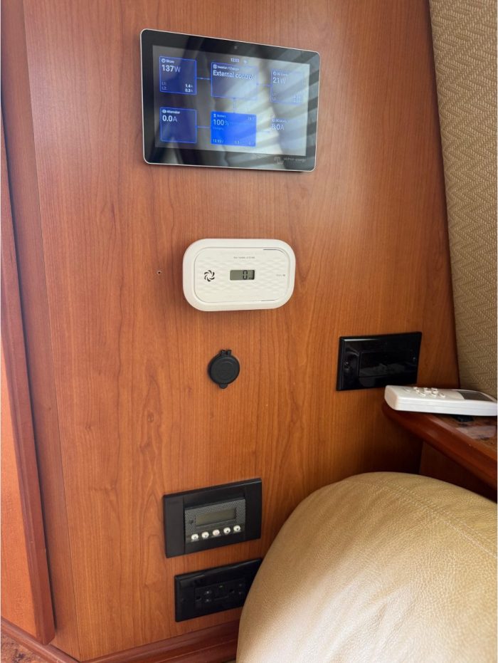 interior, Silverton 43, trawler for sale