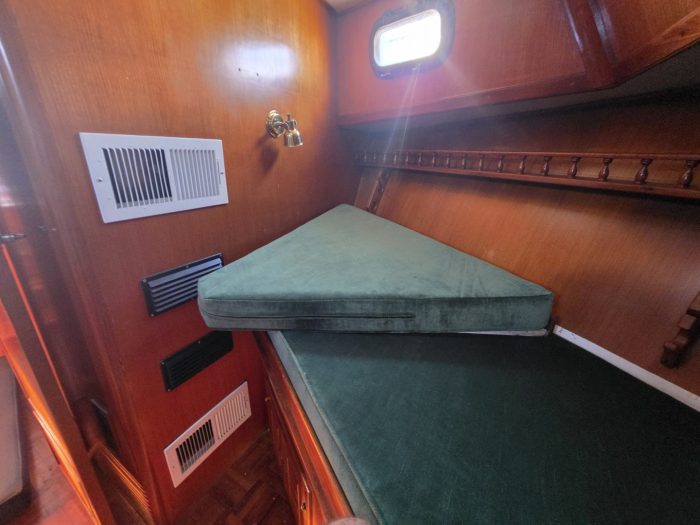 bed, Albin 43, trawler for sale