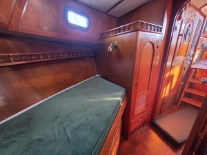 bed, Albin 43, trawler for sale