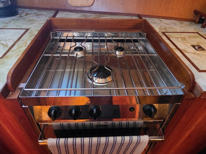 galley, Albin 43, trawler for sale