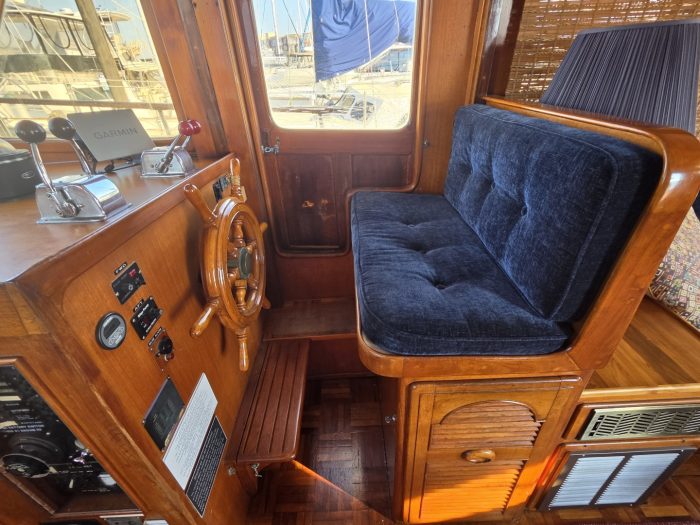 navigation station, Albin 43, trawler for sale