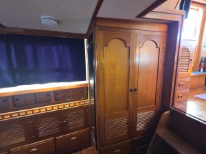 bed, Albin 43, trawler for sale