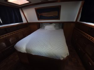 bed, Albin 43, trawler for sale